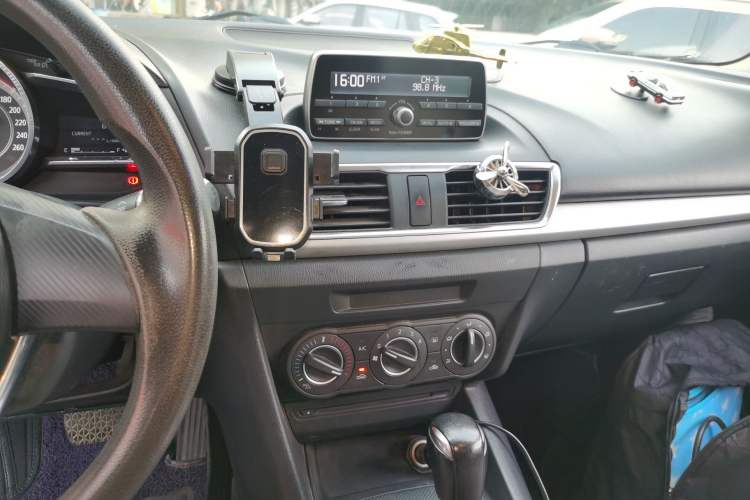 Used Mazda 3 Axela 2014 Sedan 1.5L Automatic Comfort Model Audio And AC Panel