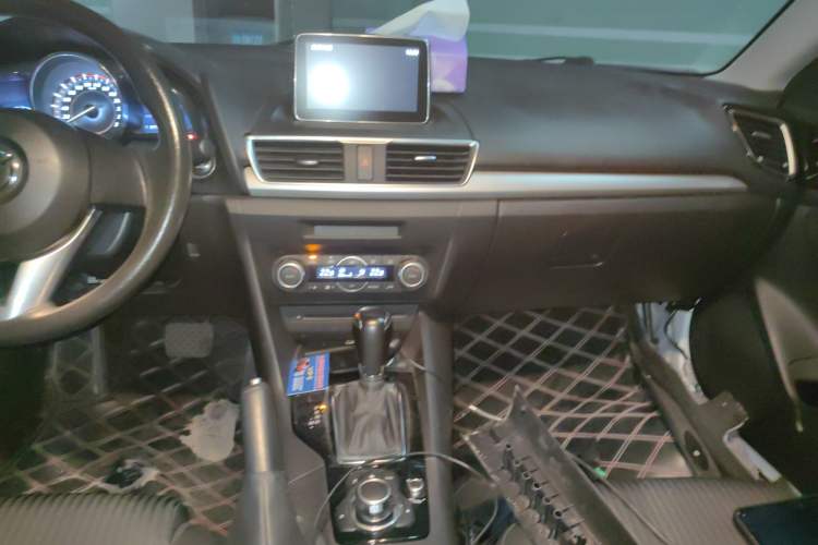 Used Mazda 3 Axela 2014 Sedan 1.5L Automatic Luxury Model Audio And AC Panel