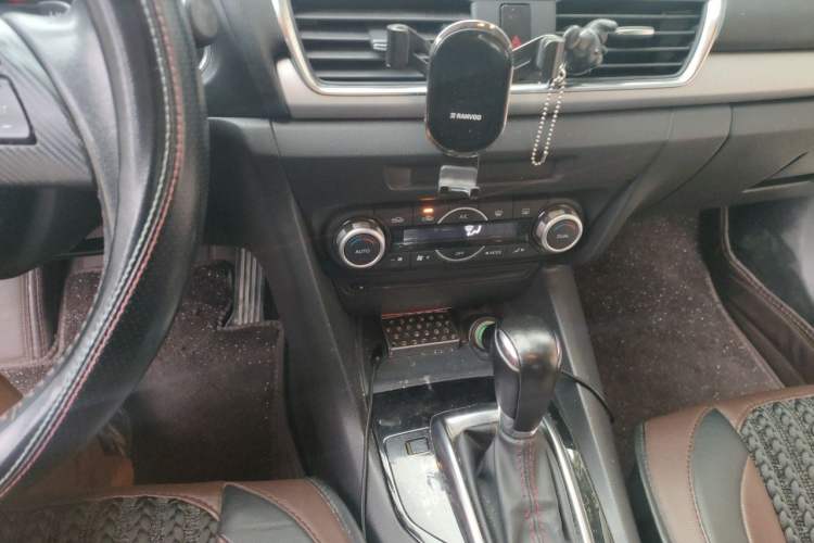 Used Mazda 3 Axela 2014 Sedan 2.0L Automatic Flagship Model Audio And AC Panel