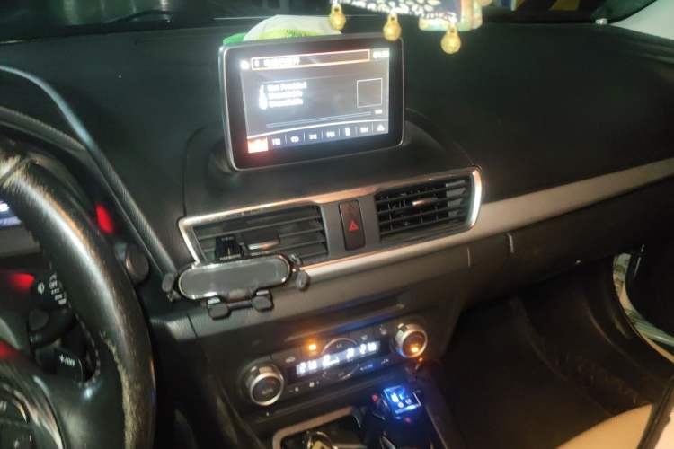 Used Mazda 3 Axela 2014 Sedan 2.0L Automatic Sport Model Audio And AC Panel