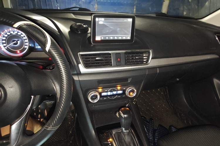 Used Mazda 3 Axela 2014 Sedan 1.5L Automatic Luxury Model Audio And AC Panel