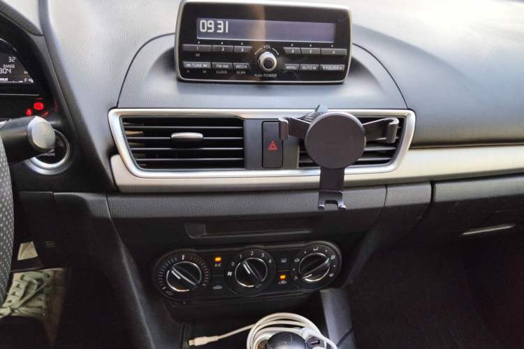 Used Mazda 3 Axela 2014 Sedan 1.5L Automatic Comfort Model Audio And AC Panel
