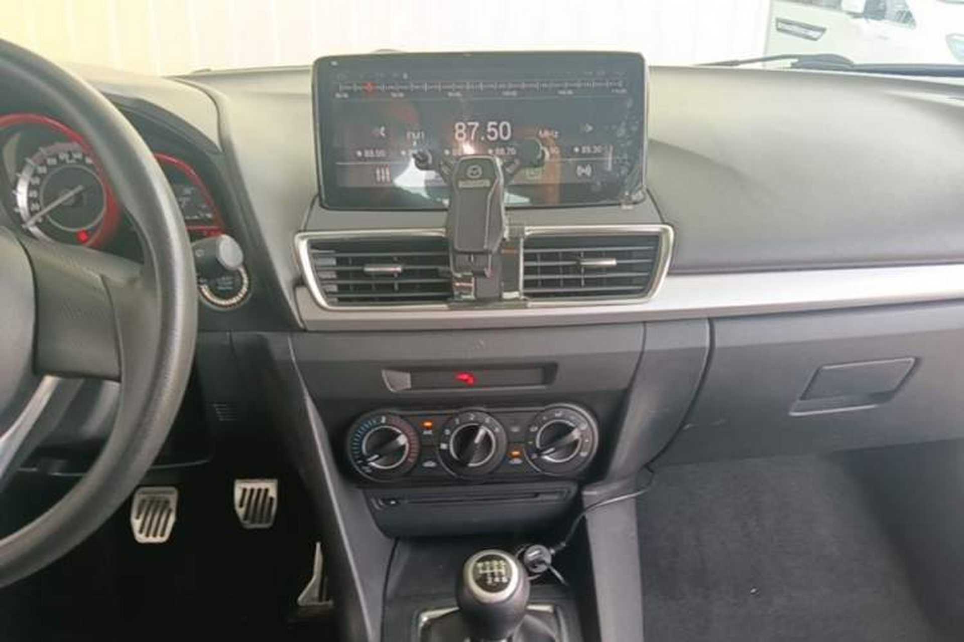 Used Mazda 3 Axela 2014 Hatchback 1.5L Manual Comfort Model Audio And AC Panel