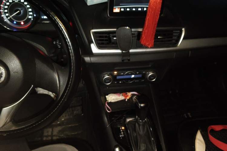 Used Mazda 3 Axela 2014 Sedan 1.5L Automatic Luxury Model Audio And AC Panel