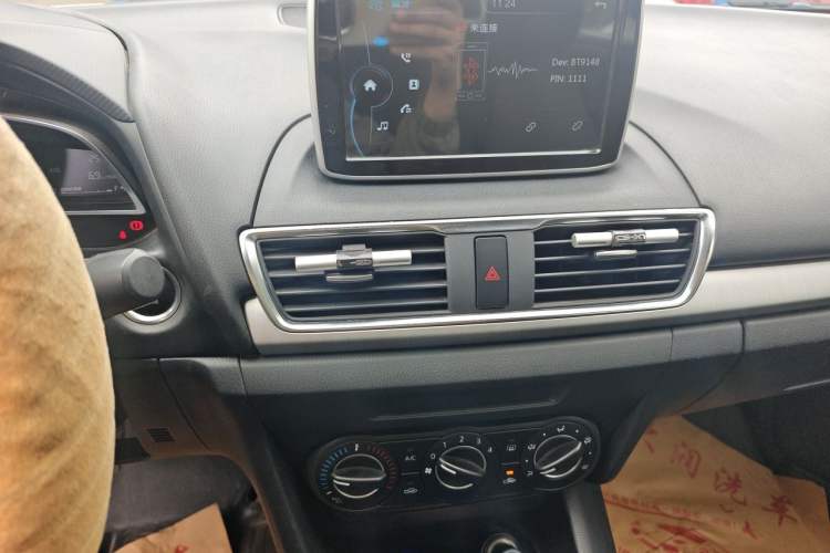 Used Mazda 3 Axela 2014 Sedan 1.5L Manual Comfort Model Audio And AC Panel
