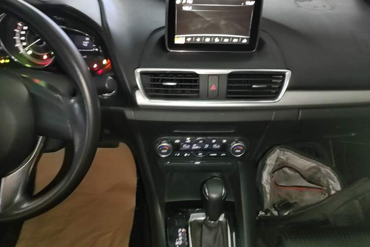 Used Mazda 3 Axela 2014 Sedan 1.5L Automatic Luxury Model Audio And AC Panel