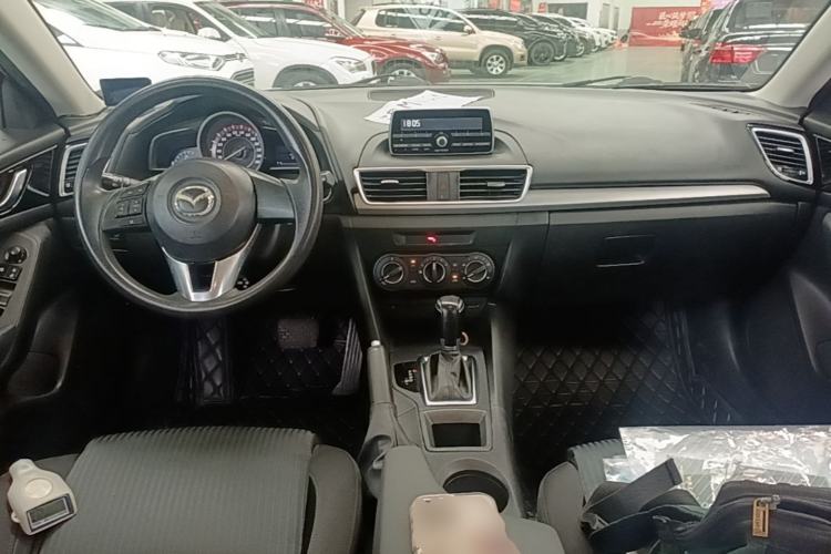 Used Mazda 3 Axela 2014 Sedan 1.5L Automatic Comfort Model Center Console
