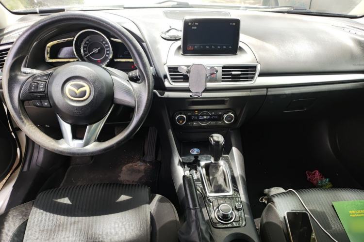 Used Mazda 3 Axela 2014 Sedan 1.5L Automatic Luxury Model Center Console