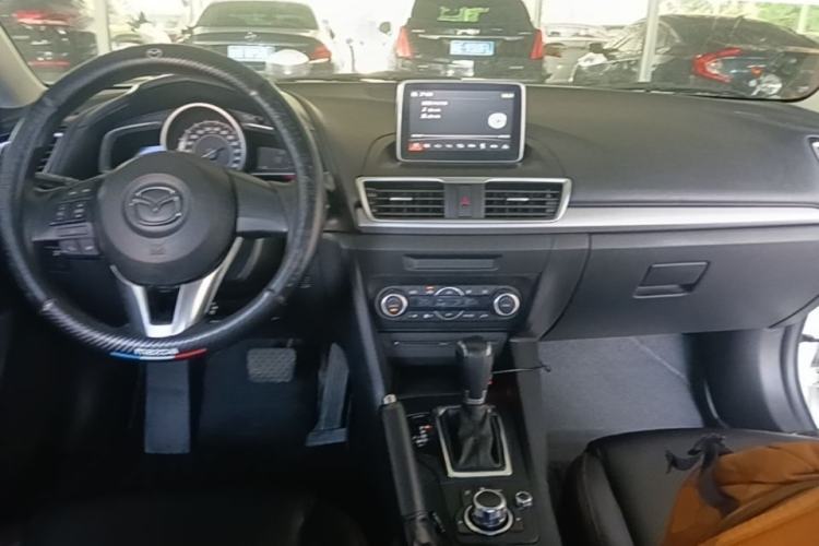 Used Mazda 3 Axela 2014 Sedan 1.5L Automatic Luxury Model Center Console