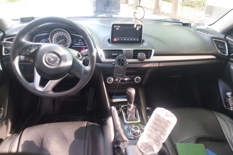 Used Mazda 3 Axela 2014 Sedan 1.5L Automatic Luxury Model Center Console