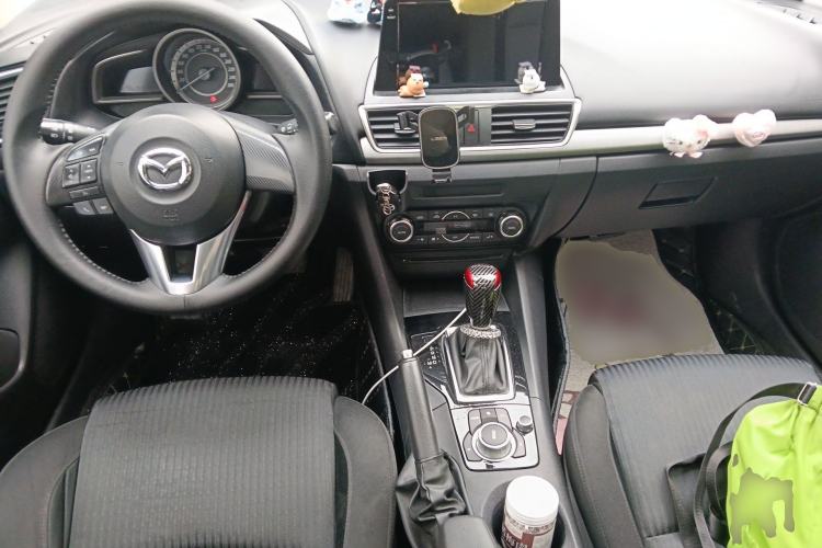 Used Mazda 3 Axela 2014 Sedan 1.5L Automatic Luxury Model Center Console