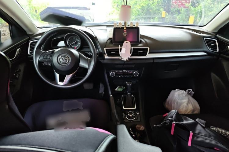 Used Mazda 3 Axela 2014 Sedan 1.5L Automatic Luxury Model Center Console