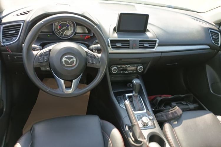 Used Mazda 3 Axela 2014 Sedan 2.0L Automatic Flagship Model Center Console