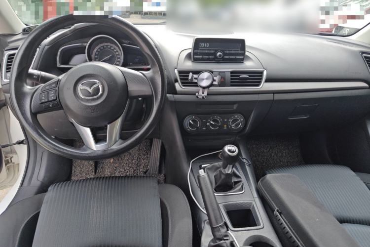 Used Mazda 3 Axela 2014 Sedan 1.5L Manual Comfort Model Center Console