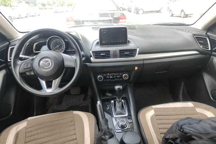 Used Mazda 3 Axela 2014 Sedan 1.5L Automatic Luxury Model Center Console