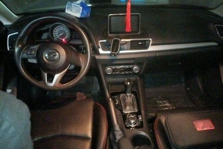 Used Mazda 3 Axela 2014 Sedan 1.5L Automatic Luxury Model Center Console