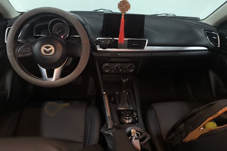 Used Mazda 3 Axela 2014 Sedan 1.5L Automatic Comfort Model Center Console