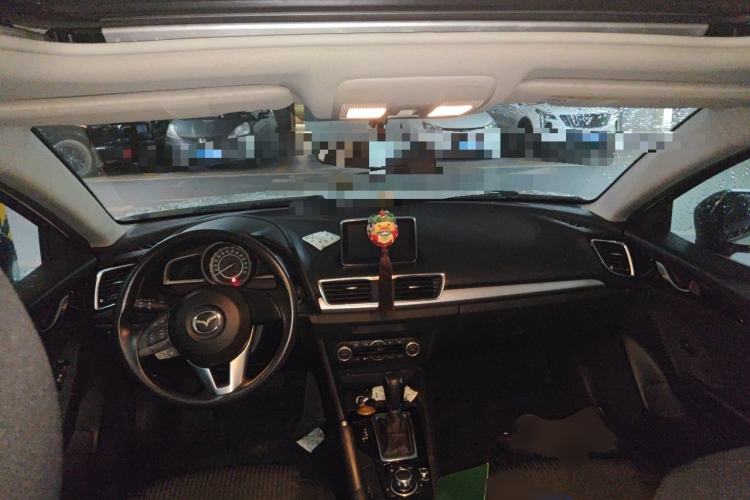 Used Mazda 3 Axela 2014 Hatchback 1.5L Automatic Luxury Model Center Console