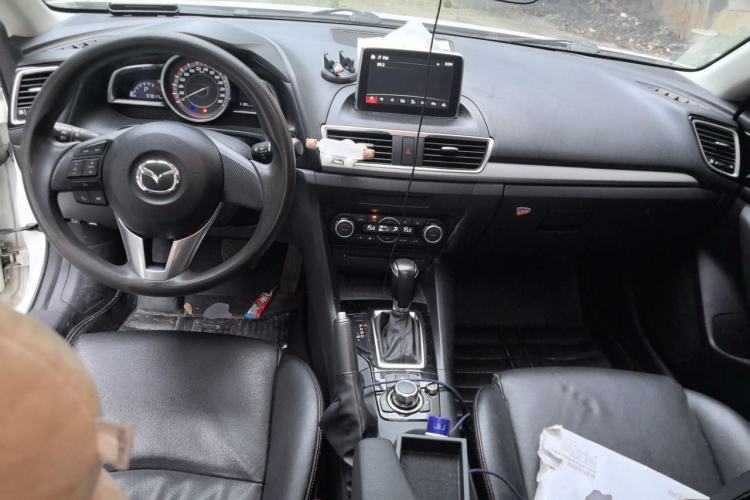 Used Mazda 3 Axela 2014 Sedan 1.5L Automatic Luxury Model Center Console