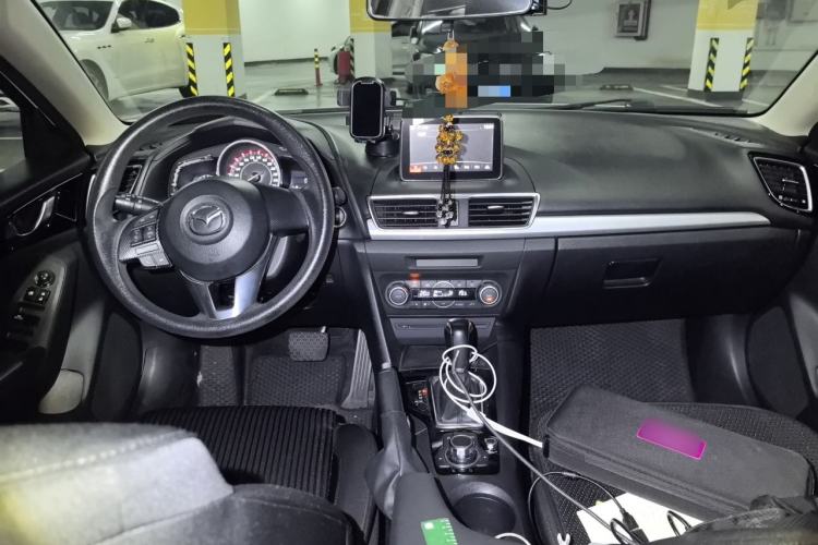 Used Mazda 3 Axela 2014 Sedan 1.5L Automatic Luxury Model Center Console