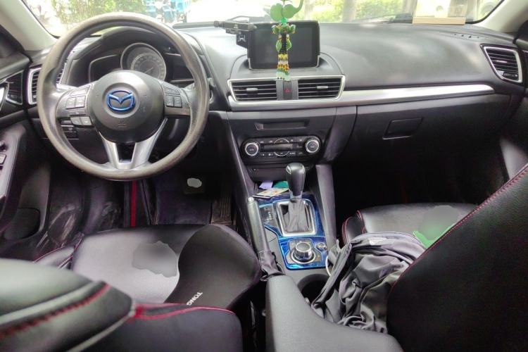 Used Mazda 3 Axela 2014 Sedan 1.5L Automatic Luxury Model Center Console