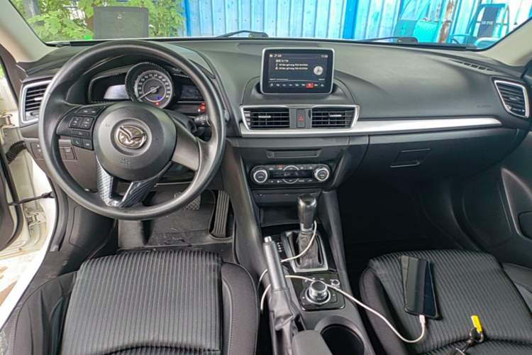 Used Mazda 3 Axela 2014 Sedan 1.5L Automatic Luxury Model Center Console