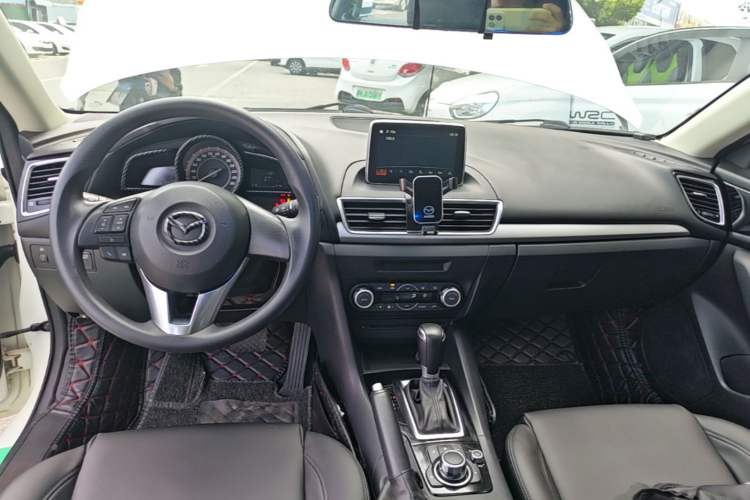 Used Mazda 3 Axela 2014 Sedan 1.5L Automatic Luxury Model Center Console