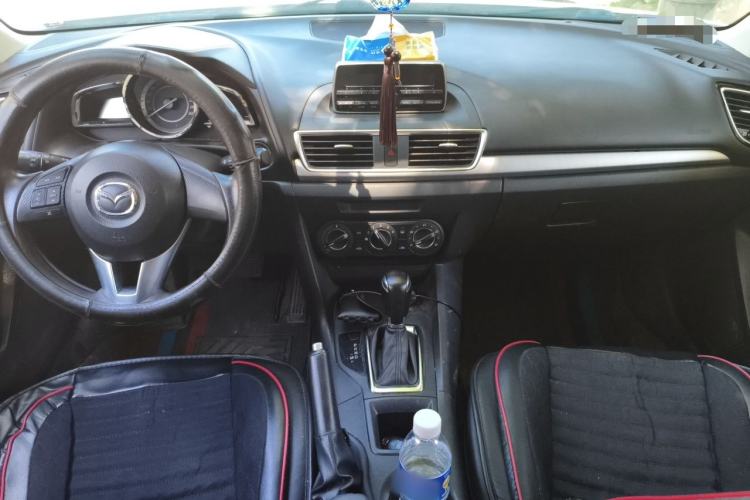 Used Mazda 3 Axela 2014 Sedan 1.5L Automatic Comfort Model Center Console