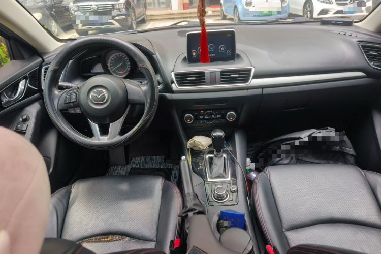 Used Mazda 3 Axela 2014 Sedan 1.5L Automatic Luxury Model Center Console