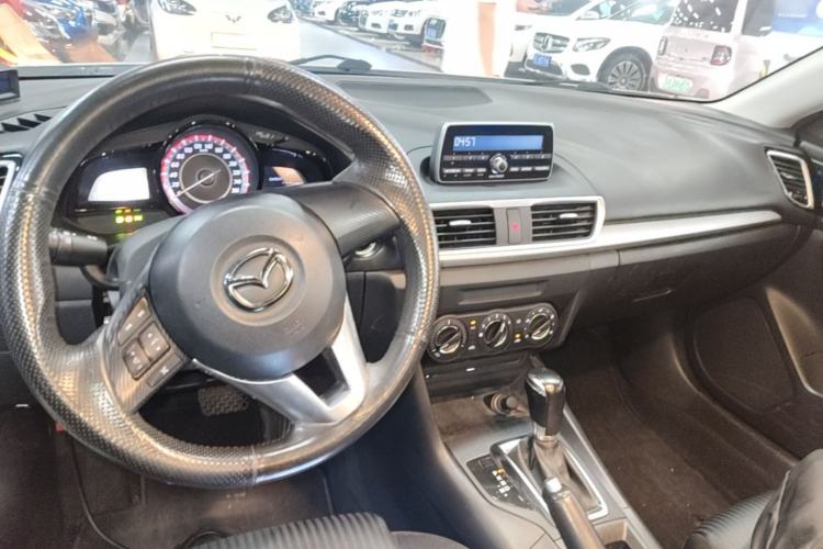 Used Mazda 3 Axela 2014 Sedan 1.5L Automatic Comfort Model Center Console