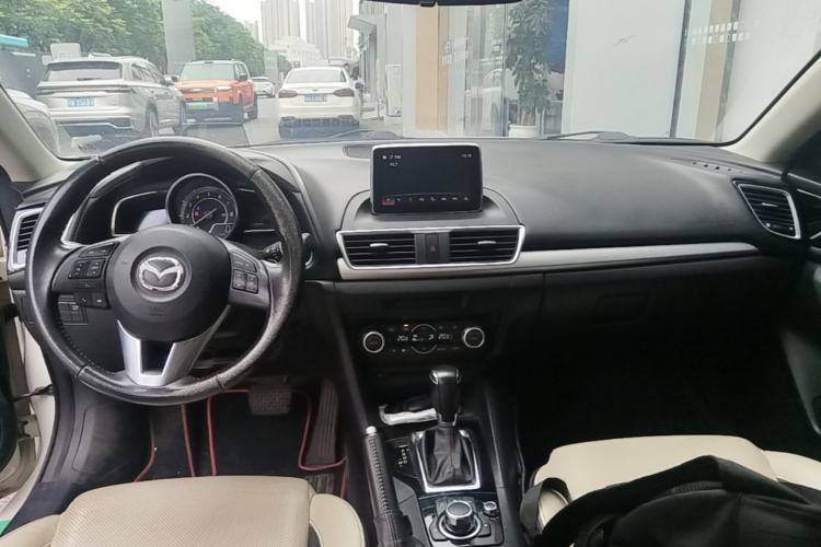 Used Mazda 3 Axela 2014 Sedan 2.0L Automatic Flagship Model Center Console