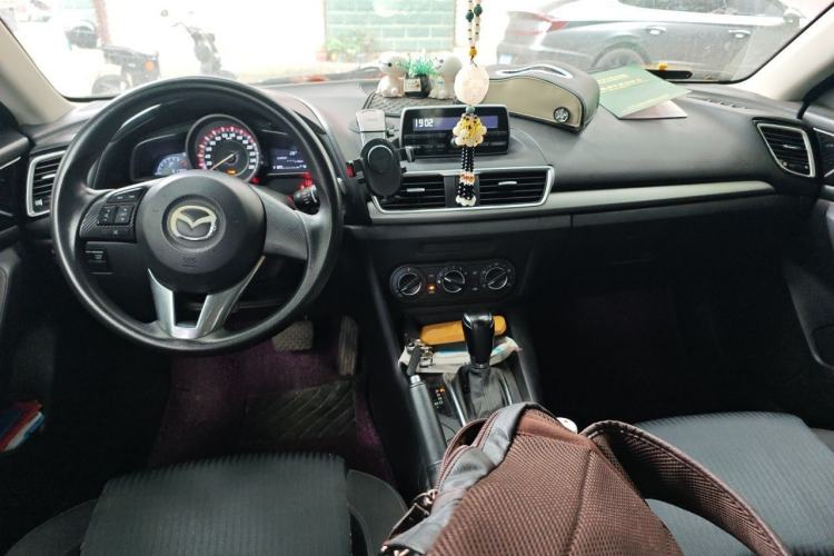 Used Mazda 3 Axela 2014 Sedan 1.5L Automatic Comfort Model Center Console