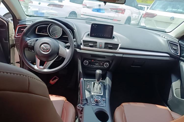 Used Mazda 3 Axela 2014 Hatchback 1.5L Automatic Luxury Model Center Console
