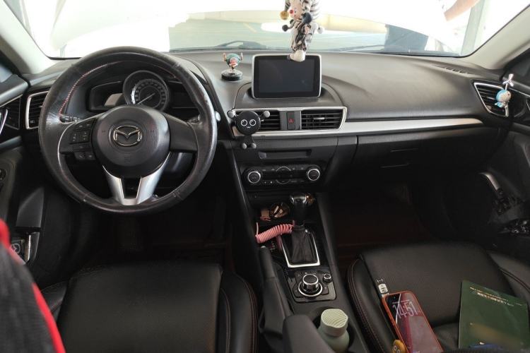 Used Mazda 3 Axela 2014 Sedan 1.5L Automatic Luxury Model Center Console