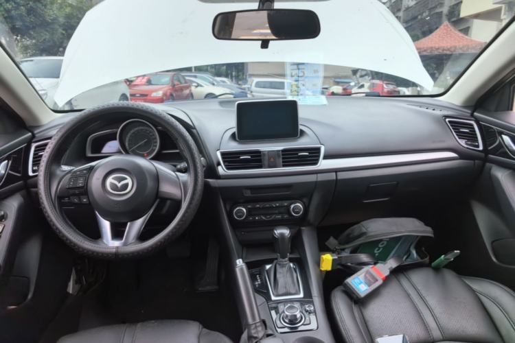 Used Mazda 3 Axela 2014 Hatchback 1.5L Automatic Luxury Model Center Console