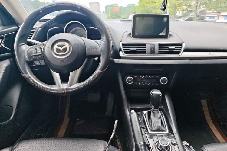 Used Mazda 3 Axela 2014 Sedan 1.5L Automatic Luxury Model Center Console