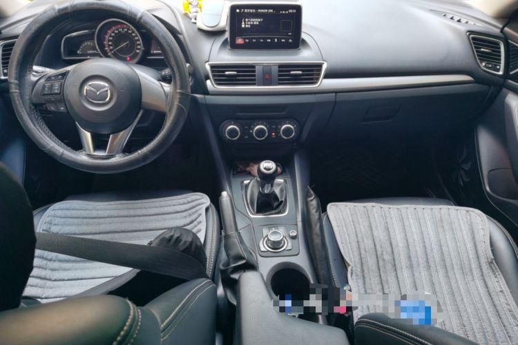 Used Mazda 3 Axela 2014 Hatchback 1.5L Manual Comfort Model Center Console