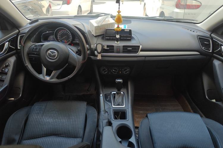 Used Mazda 3 Axela 2014 Sedan 1.5L Automatic Comfort Model Center Console