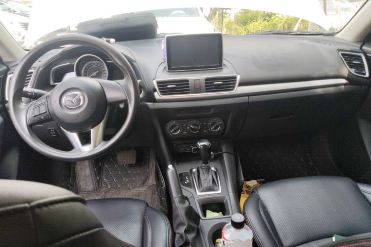 Used Mazda 3 Axela 2014 Sedan 1.5L Automatic Comfort Model Center Console