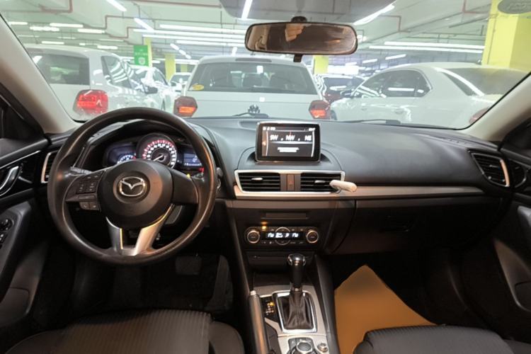 Used Mazda 3 Axela 2014 Sedan 1.5L Automatic Luxury Model Center Console