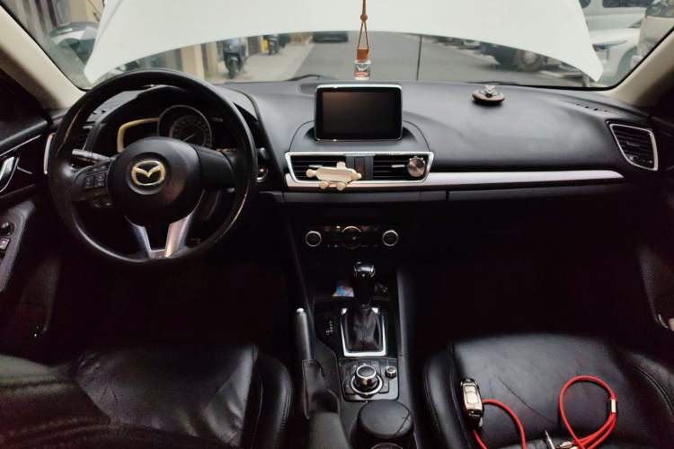Used Mazda 3 Axela 2014 Sedan 1.5L Automatic Luxury Model Center Console