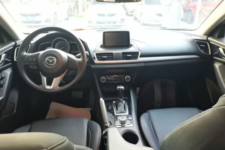 Used Mazda 3 Axela 2014 Sedan 1.5L Automatic Luxury Model Center Console