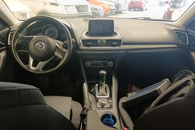 Used Mazda 3 Axela 2014 Sedan 1.5L Automatic Luxury Model Center Console
