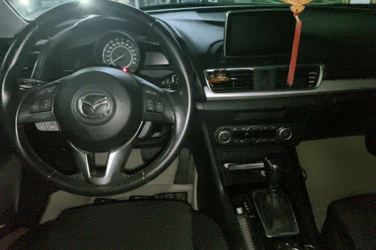 Used Mazda 3 Axela 2014 Hatchback 2.0L Automatic Sport Model Center Console