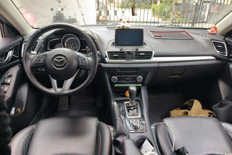Used Mazda 3 Axela 2014 Sedan 2.0L Automatic Flagship Model Center Console