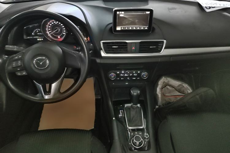 Used Mazda 3 Axela 2014 Sedan 1.5L Automatic Luxury Model Center Console