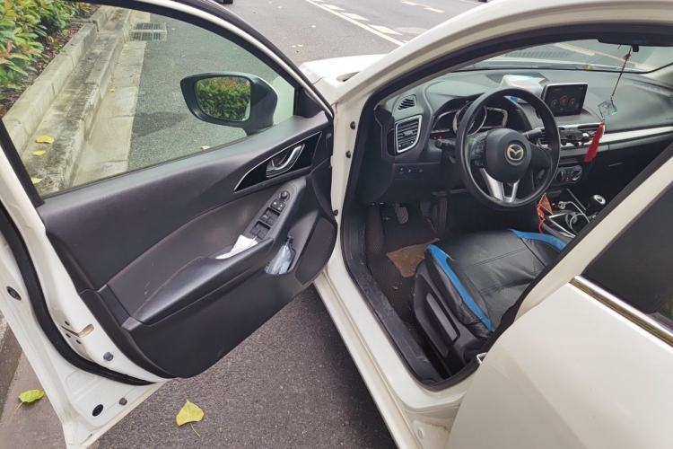 Used Mazda 3 Axela 2014 Sedan 1.5L Manual Comfort Model Driver Seat
