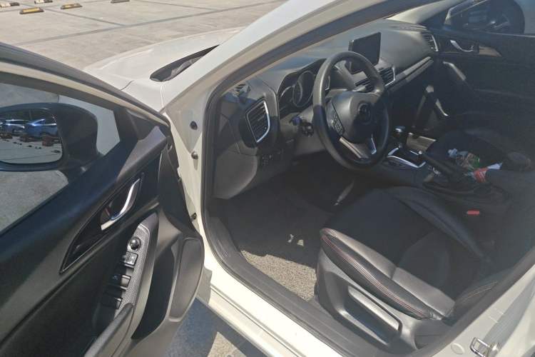 Used Mazda 3 Axela 2014 Sedan 1.5L Automatic Comfort Model Driver Seat