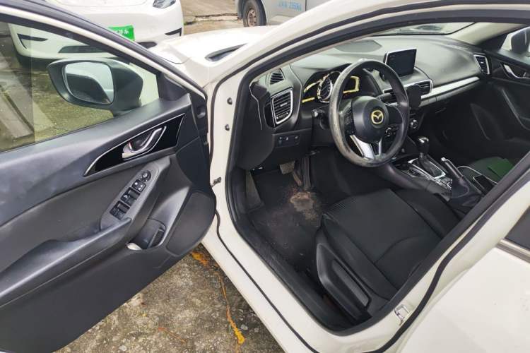 Used Mazda 3 Axela 2014 Sedan 1.5L Automatic Luxury Model Driver Seat