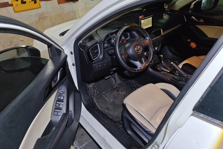Used Mazda 3 Axela 2014 Sedan 2.0L Automatic Flagship Model Driver Seat